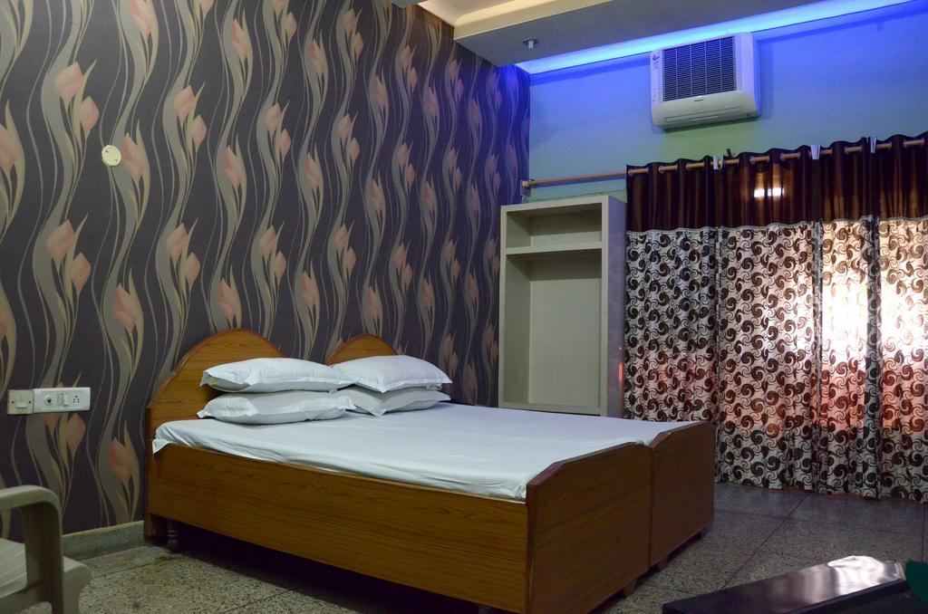 Hotel New Bakshi House Agra  Zimmer foto